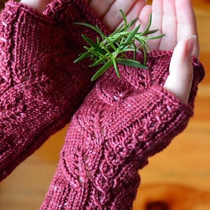 Tea Leaf Gloves - knitting pattern