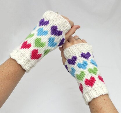 Hearts Abound Mitts