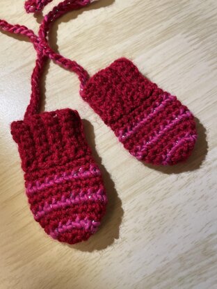 Doll’s Valentine Mittens