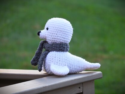 Snowflake the Seal Amigurumi