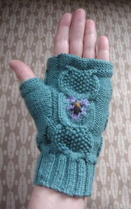 Cable and violets fingerless mitts/gloves