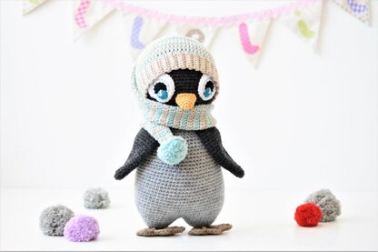 Pompom hat penguin