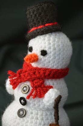 Frosty the Snowman Crochet Pattern, Snowman Amigurumi