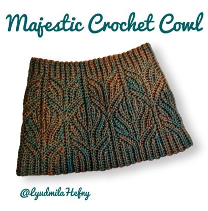 Majestic crochet cowl