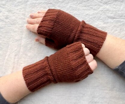 Comfy Cabin Fingerless Mitts