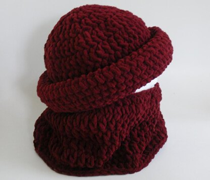 Chunky Roll Brim Hat and Cowl