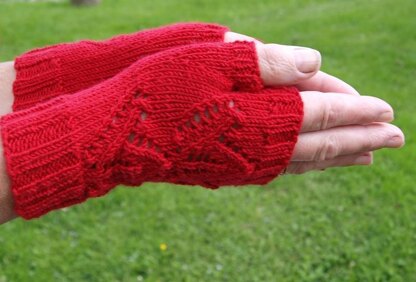 Maple Leaves Mitts