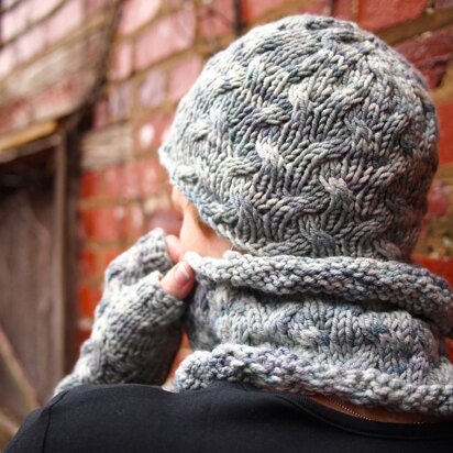 Shifting Cable Hat