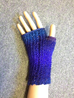 Hanks Hooks DK Gloves