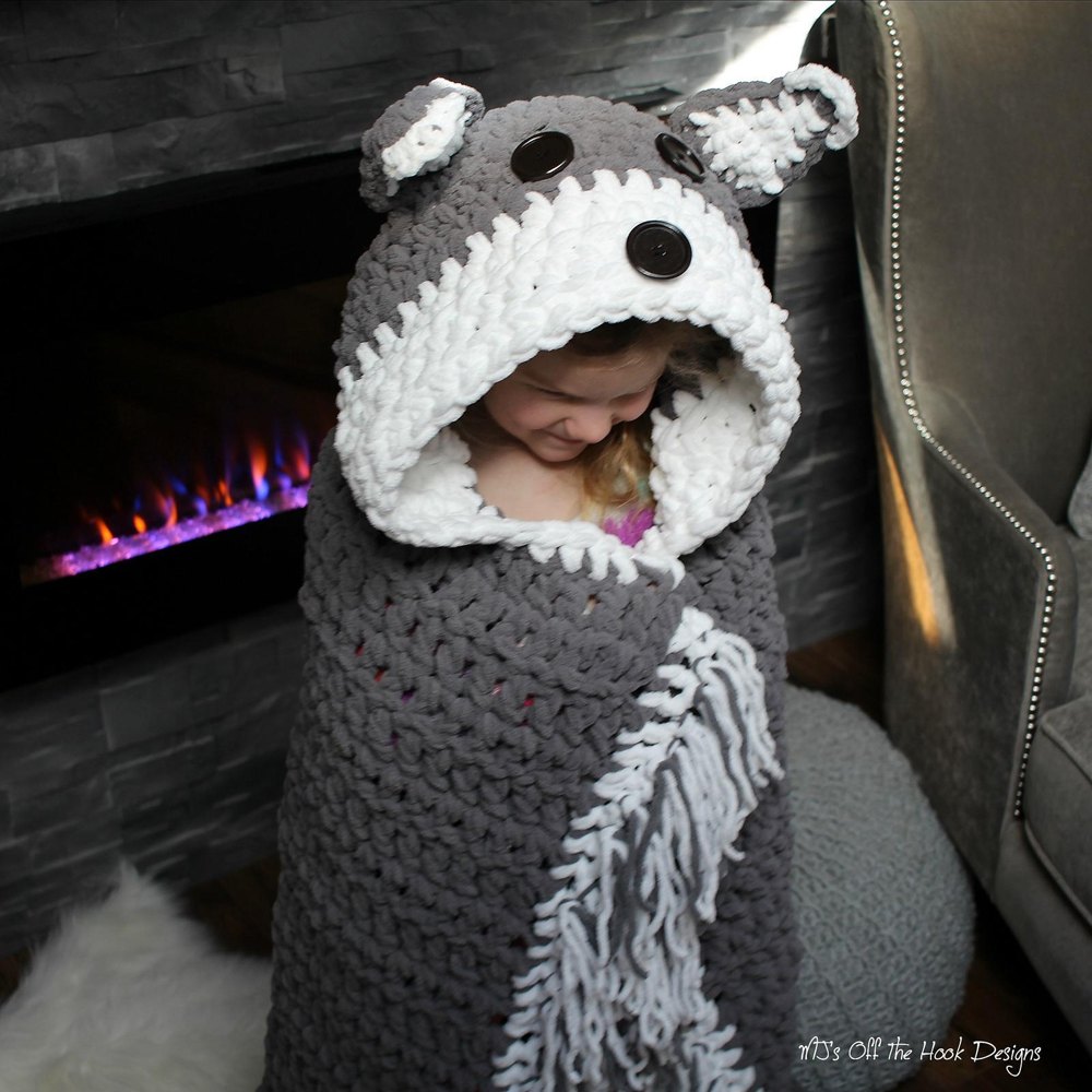 Wolf sales hooded blanket