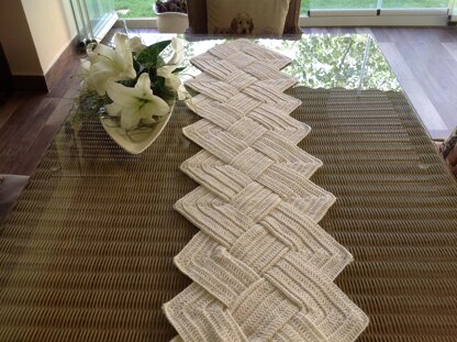 Table Runner N 142