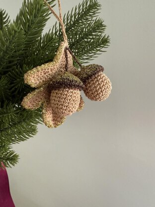 Rustic Farmhouse Crochet Oak Acorns festive charm