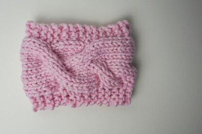 Sweeping cables headband