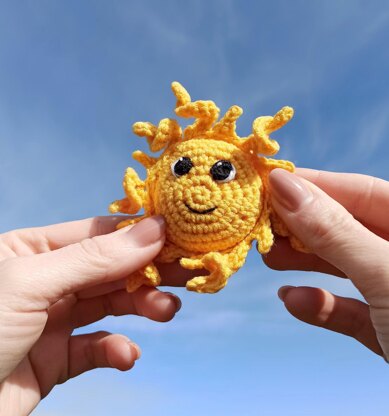 Sun amigurumi keychain