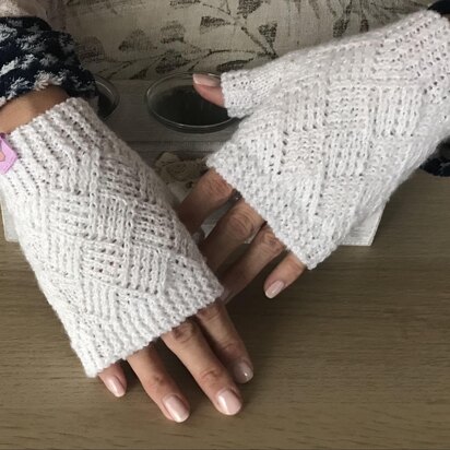 Fingerless Gloves Diamond