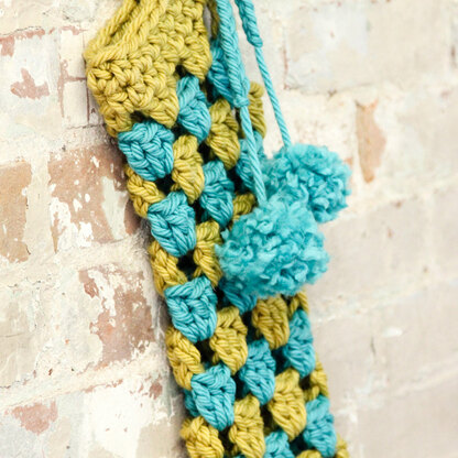 758 Kitschmas Stocking - Crochet Pattern for Christmas in Valley Yarns Valley Superwash Super Bulky