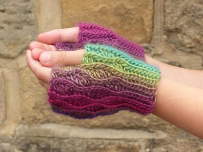 Pennine Wave Fingerless Gloves