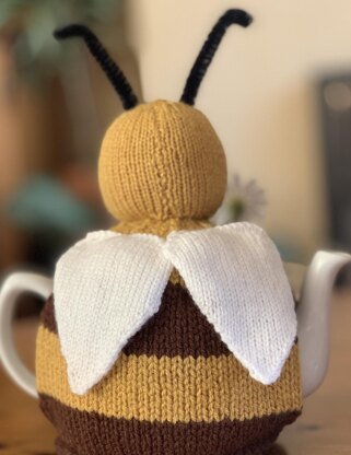 Bee Happy Tea Cosy