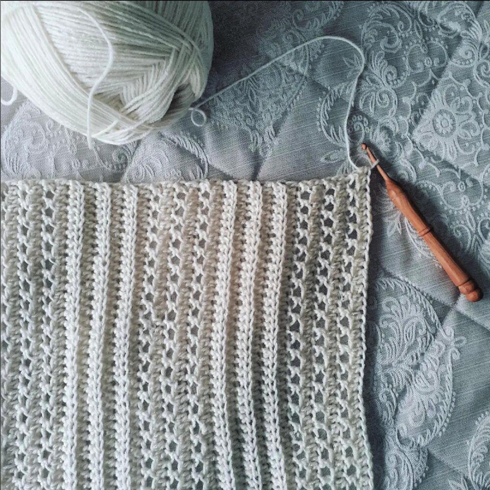 Openwork Knit-Look Blanket Crochet pattern by Lisa van Klaveren