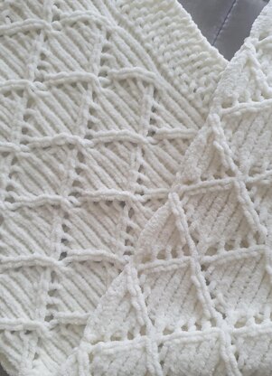 Chunky Diamond Lace Baby Blanket