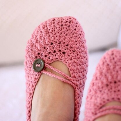 Pretty in Pink Ladies Slippers