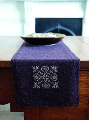 Snowflake placemats, coasters and table runner