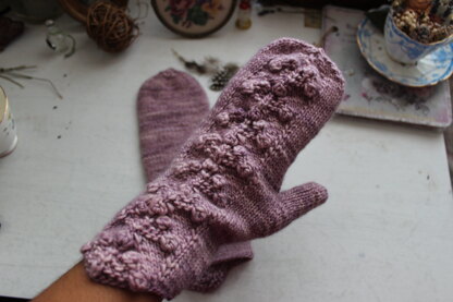 Boysenberry Mittens