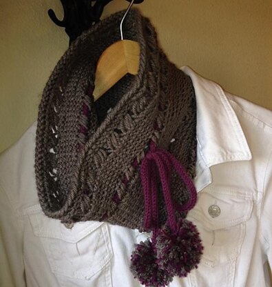 Criss-Cross Cowl