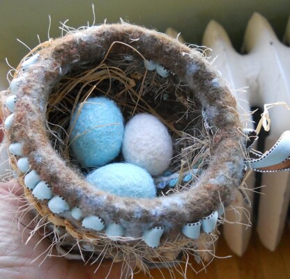 Felted Woolly Nest & Eggs