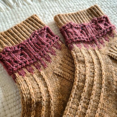 Mireine Socks - knitting pattern