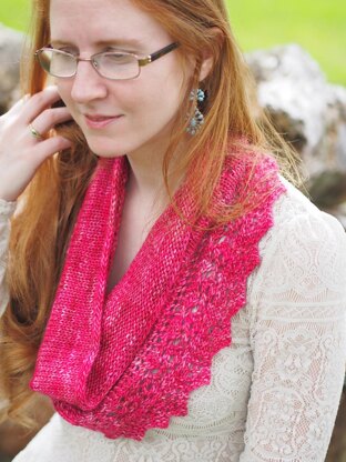 Lace and Crème Cowl