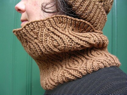 Almond Cowl