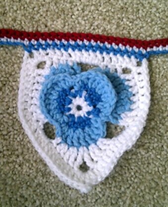 Jubilee Pansy Flower Bunting - Crochet Pattern