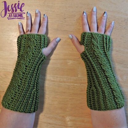 Cabled Mitts