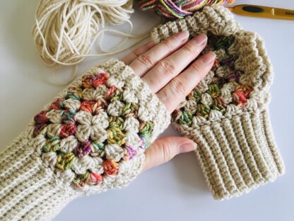 Fingerless Granny Square Mitts