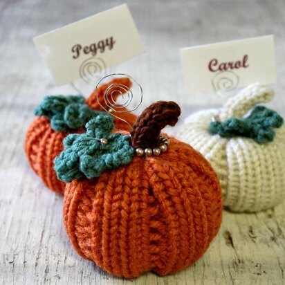 Loom Knit Tiny Pumpkin