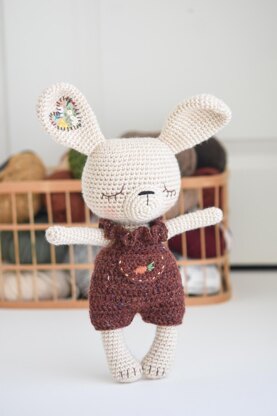 Carrot-pants Bunny