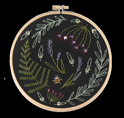 Hawthorn Handmade Black Wildwood Printed Embroidery Kit - 16cm