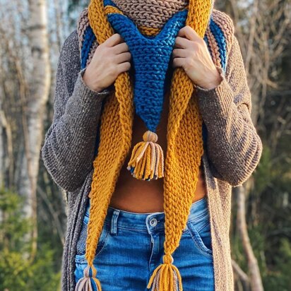 Thuleia Triangle Scarf