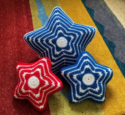 Large star cushion by HueLaVive