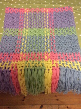 Pure wool woven crochet blanket © Seashells Designs