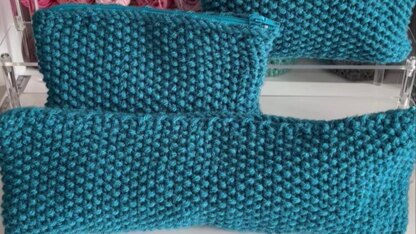 Moss stitch zipper pouch