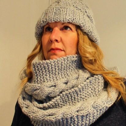 Storm Cable Pom Pom Hat & Cowl Set