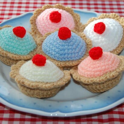 Crochet Pattern for Cherry Bakewells / Cakes - Crochet Cakes