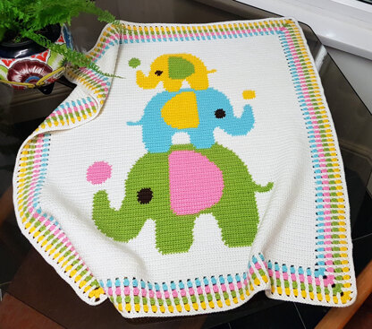 Crochet Baby Blanket - Three Elephants