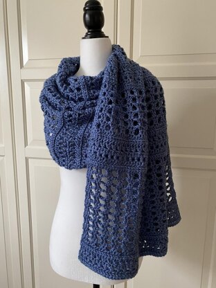 Easy Crochet Wrap Shawl Pattern: Blue-Easy Wrap Shawl