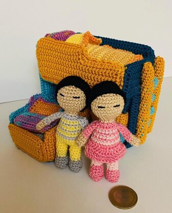 Amigurumi dollhouse double bed