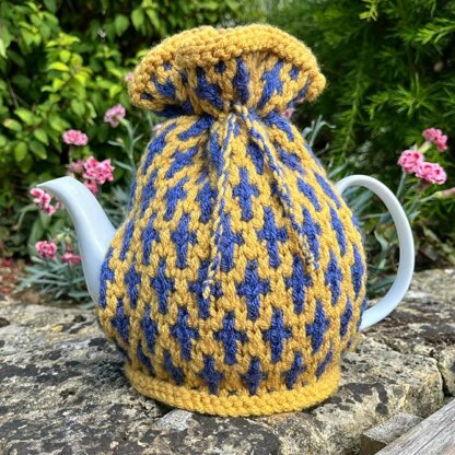 Medieval Cross 4 Cup Teapot Cosy Knitting Pattern