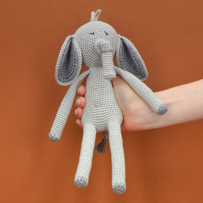 Eddie Elephant in Yarn and Colors Must-Have - YAC100092 - Downloadable PDF