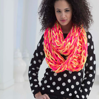 Neon Arm Knit Cowl in Lion Brand Hometown USA Multi - L40015